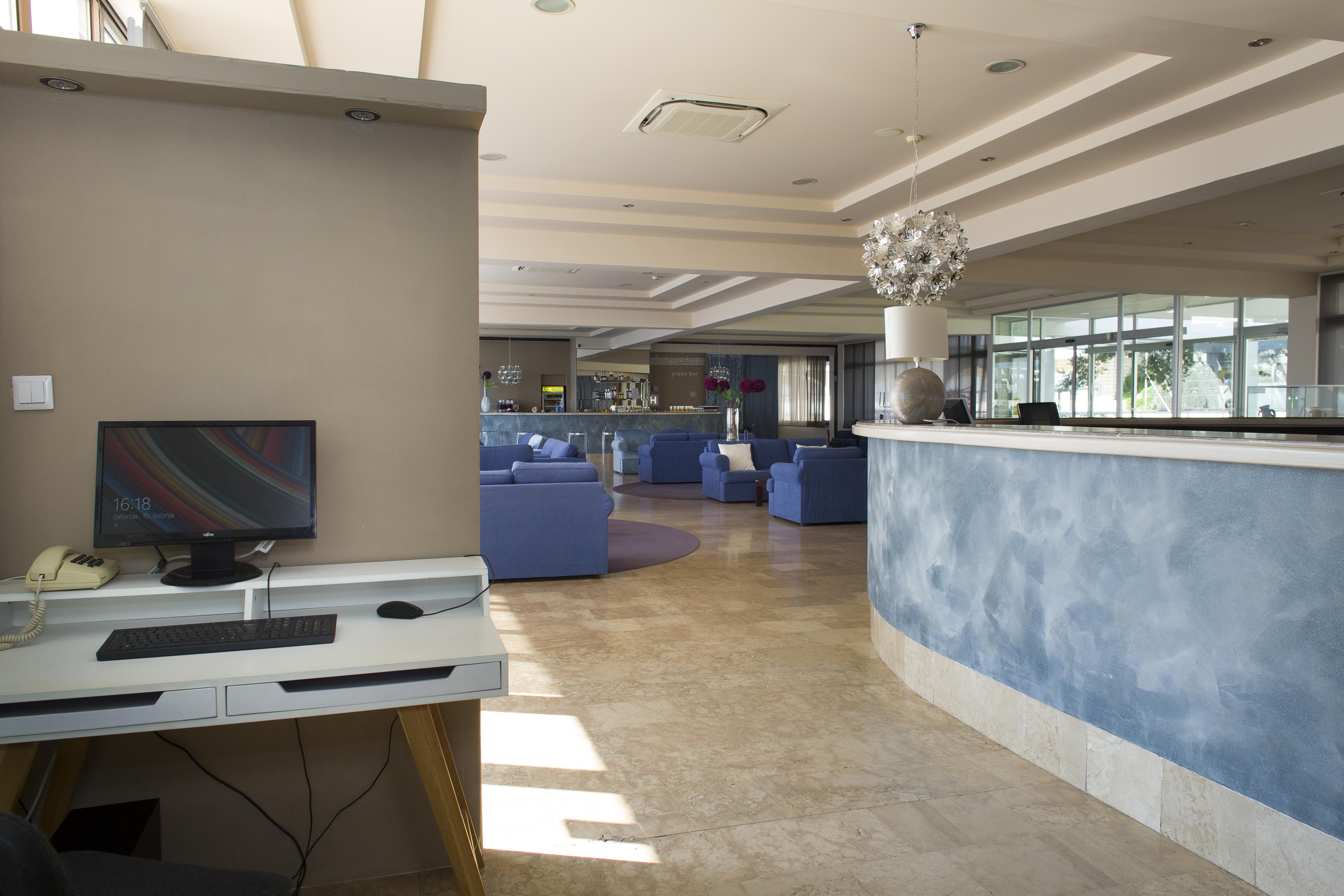 Hotel Labineca กราดัซ ภายนอก รูปภาพ